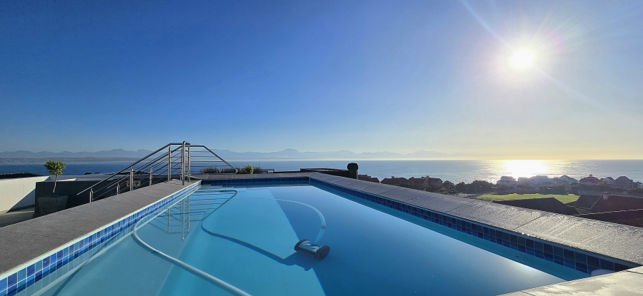 2 Bedroom Property for Sale in Mossel Bay Central Western Cape